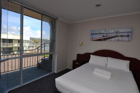 Hilton Beachfront Motel - Broome Tourism 34