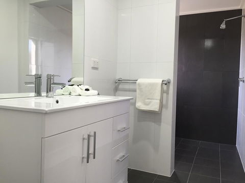 Hilton Beachfront Motel - Broome Tourism 37