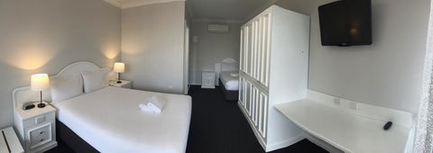 Hilton Beachfront Motel - Broome Tourism 39