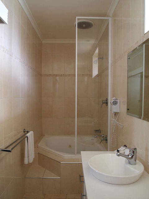 Hilton Beachfront Motel - Broome Tourism 44