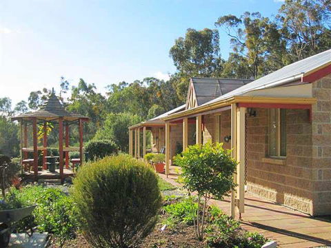 Riesling Trail & Clare Valley Cottages - Broome Tourism 0