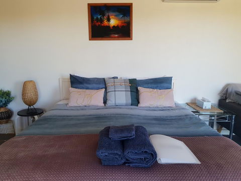 Barossa Valley Studio - Broome Tourism 1