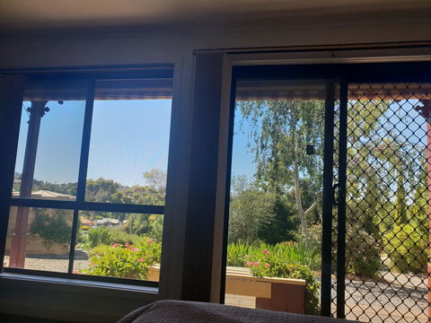 Barossa Valley Studio - Broome Tourism 15
