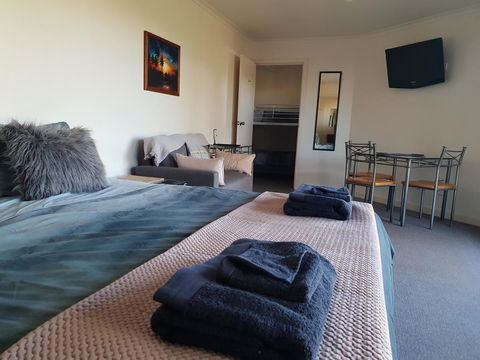 Barossa Valley Studio - Broome Tourism 2