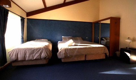 Snowy Gums Chalet - Broome Tourism 12