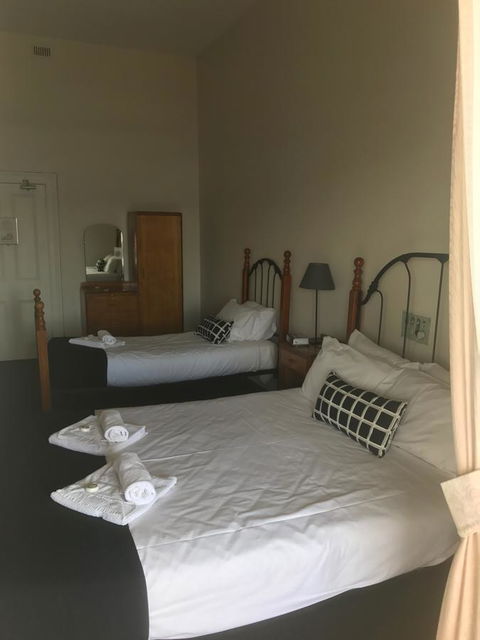 Grosvenor Hotel - Broome Tourism 9