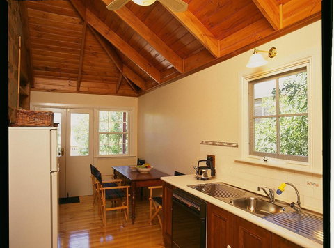 Clare Valley Heritage Retreat - Broome Tourism 13