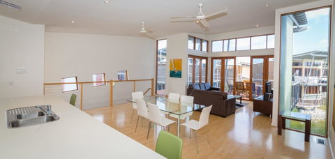 South Shores Yellowfin Villa 96 - South Shores Normanville - Broome Tourism 10