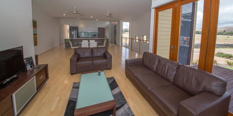 South Shores Yellowfin Villa 96 - South Shores Normanville - Broome Tourism 1