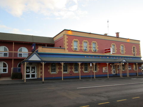 Nightcap At Federal Hotel Mt Gambier - Broome Tourism 21