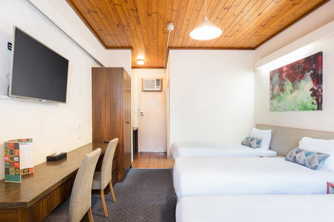 Nightcap At Federal Hotel Mt Gambier - Broome Tourism 1
