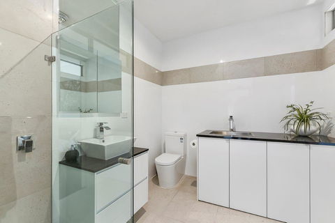 KENNEDY EXECUTIVE TOWNHOUSE - Broome Tourism 5