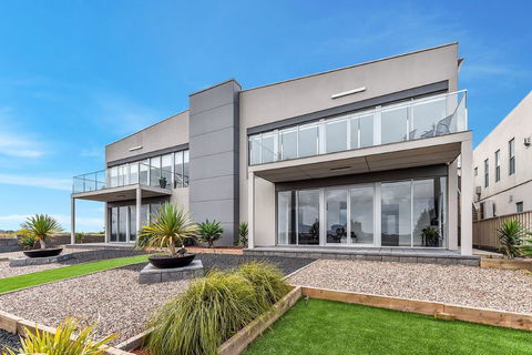 KENNEDY EXECUTIVE TOWNHOUSE - Broome Tourism 15