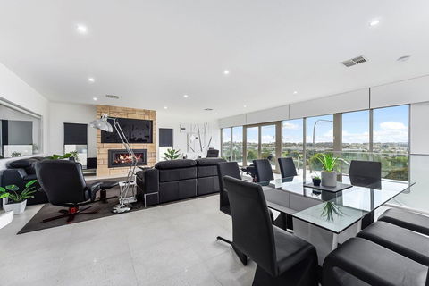 KENNEDY EXECUTIVE TOWNHOUSE - Broome Tourism 3