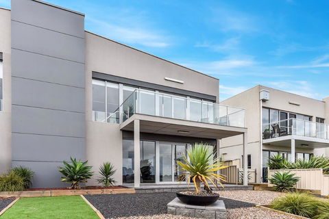 KENNEDY EXECUTIVE TOWNHOUSE - Broome Tourism 17