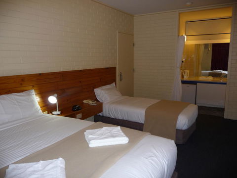 The Wine Vine Hotel - Broome Tourism 2