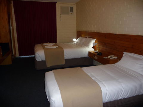 The Wine Vine Hotel - Broome Tourism 3