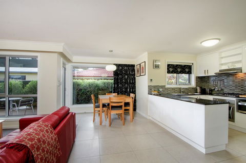 City One Apartment - Broome Tourism 1