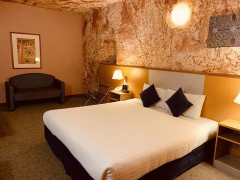 Desert Cave Hotel - Broome Tourism 3