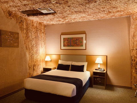 Desert Cave Hotel - Broome Tourism 12