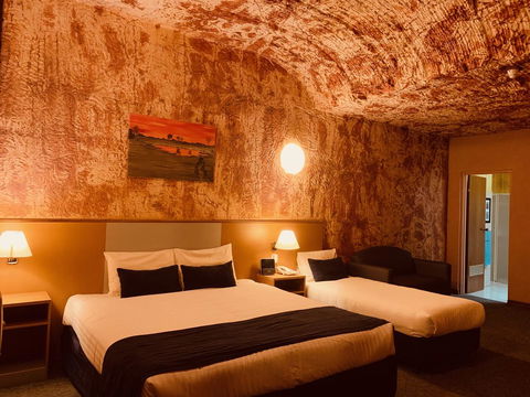 Desert Cave Hotel - Broome Tourism 25
