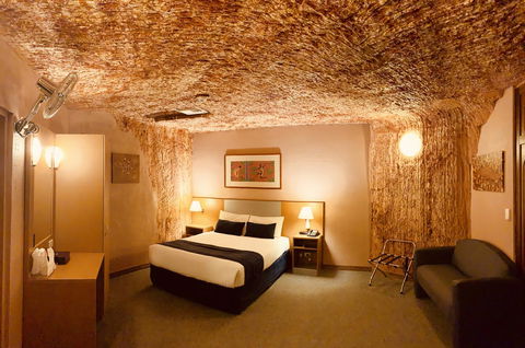 Desert Cave Hotel - Broome Tourism 11