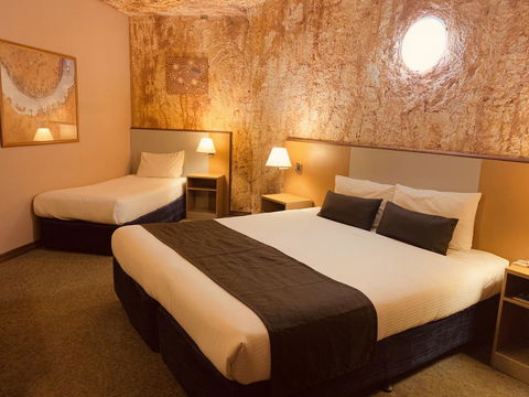 Desert Cave Hotel - Broome Tourism 24
