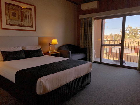 Desert Cave Hotel - Broome Tourism 20