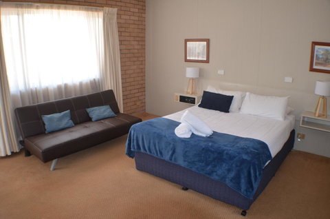 Deer Park Motor Inn Armidale - Broome Tourism 8