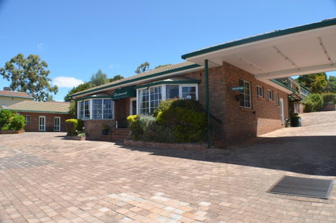 Deer Park Motor Inn Armidale - Broome Tourism 27