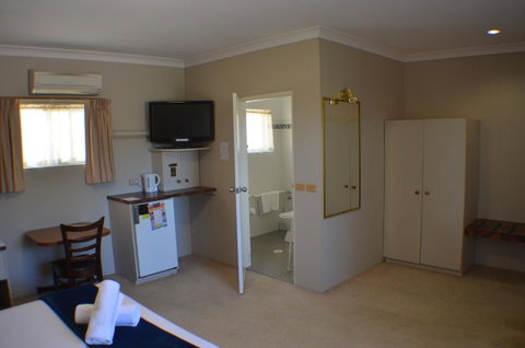 Deer Park Motor Inn Armidale - Broome Tourism 34