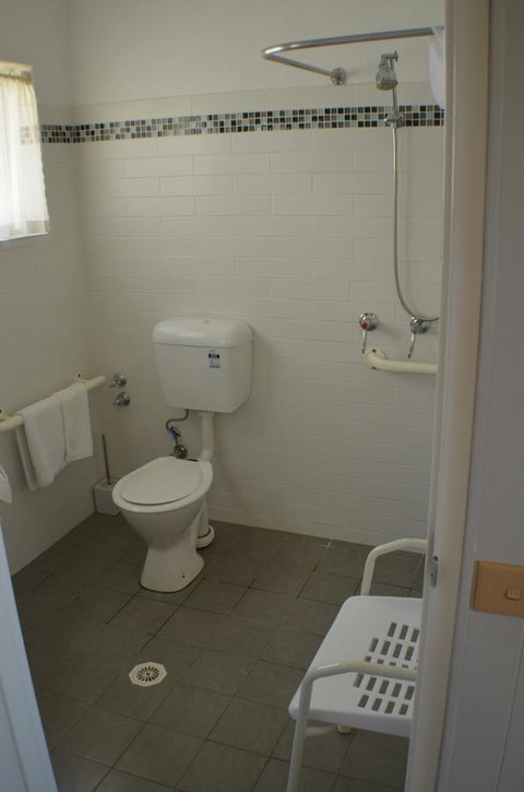 Deer Park Motor Inn Armidale - Broome Tourism 36