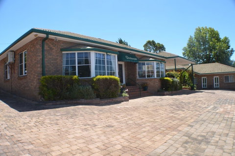 Deer Park Motor Inn Armidale - Broome Tourism 32