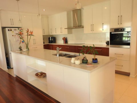 Sanctuary In The Valley - Broome Tourism 10