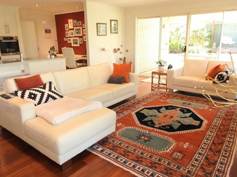 Sanctuary In The Valley - Broome Tourism 0