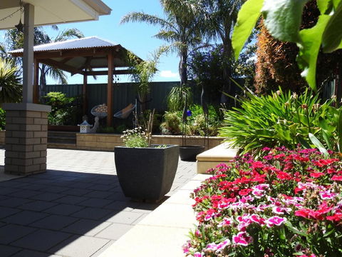 Sanctuary In The Valley - Broome Tourism 9