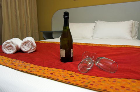 Victoria Hotel Strathalbyn - Broome Tourism 0