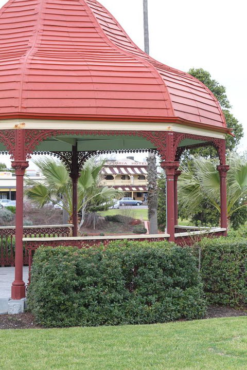 Victoria Hotel Strathalbyn - Broome Tourism 8