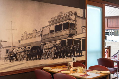 Victoria Hotel Strathalbyn - Broome Tourism 21