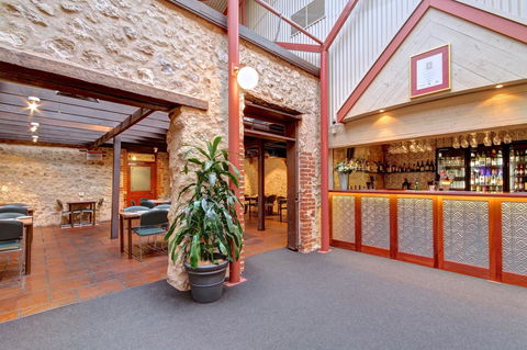 Victoria Hotel Strathalbyn - Broome Tourism 10
