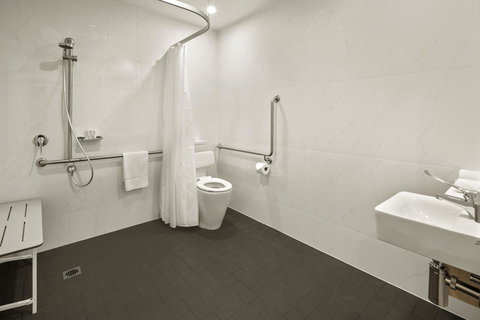 Quest Griffith - Broome Tourism 16