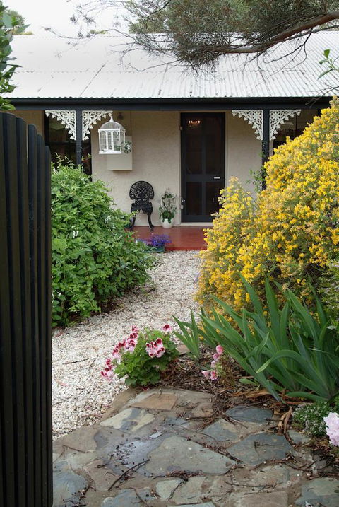 Jasmine\'s Barossa Valley Cottage - Broome Tourism 17