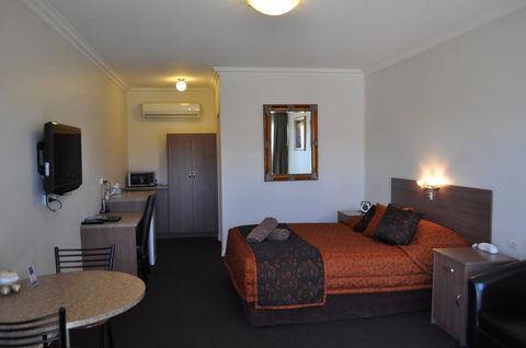 Augusta Courtyard Motel - Broome Tourism 0