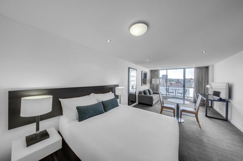 Adina Apartment Hotel Wollongong - Broome Tourism 9