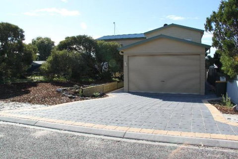 LAS ARENAS - The Sands - BEACH HOUSE - Broome Tourism 0