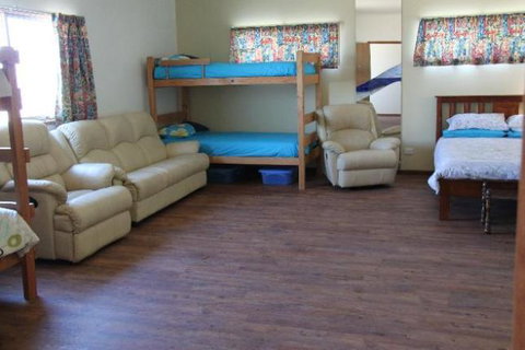 LAS ARENAS - The Sands - BEACH HOUSE - Broome Tourism 4