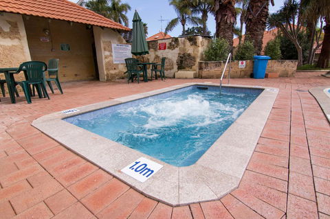 Mandurah Family Resort - Broome Tourism 26