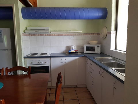Mandurah Family Resort - Broome Tourism 7