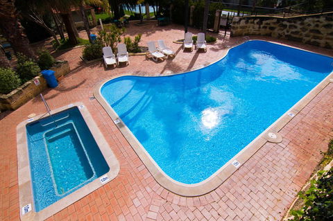 Mandurah Family Resort - Broome Tourism 24