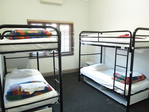 The Emperors Crown Hostel - Broome Tourism 21
